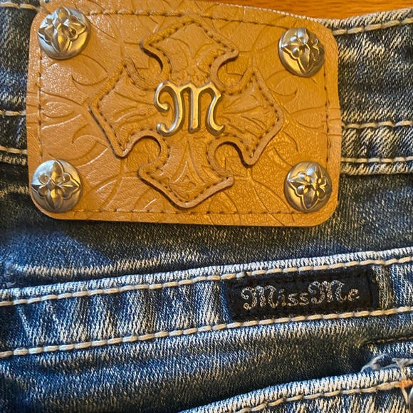 MISS ME SHORTS - Picture 4 of 6